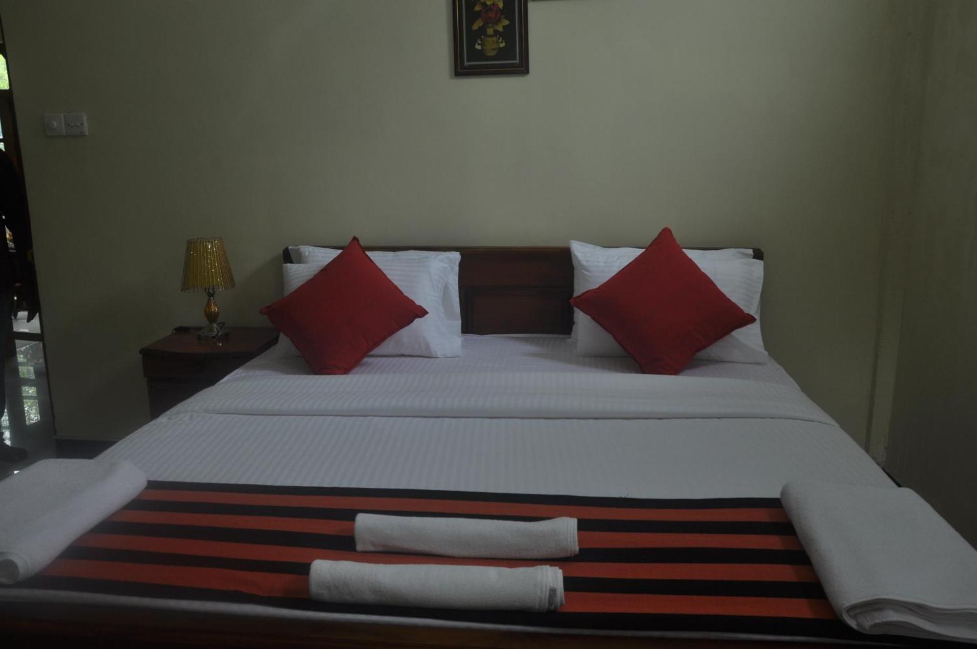 The Max Villa Negombo Eksteriør billede