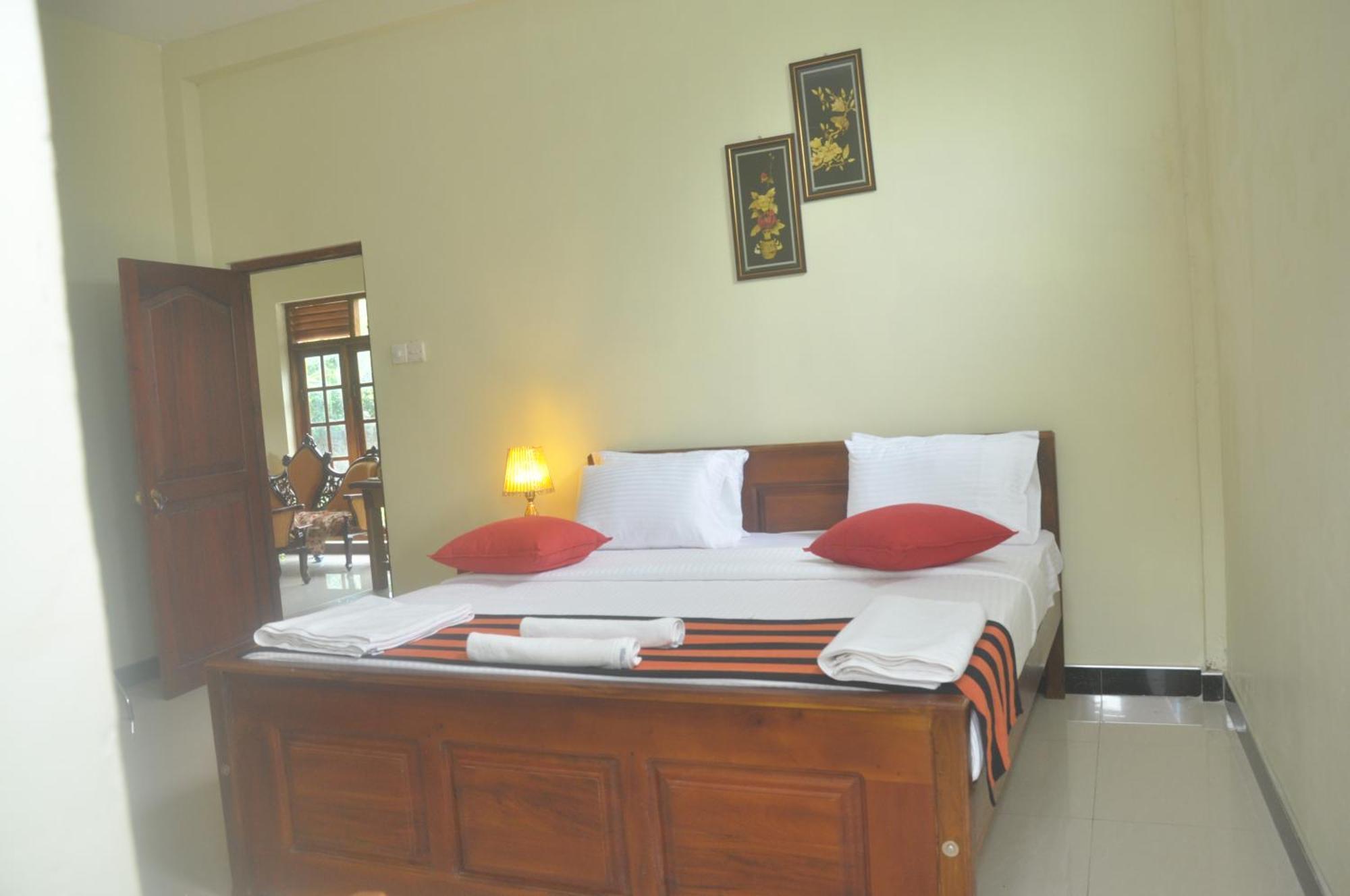 The Max Villa Negombo Eksteriør billede